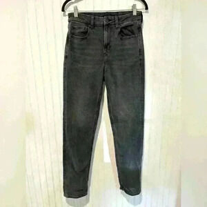 American Eagle Black Super Stretch Curvy Mom Jeans Size 6 Tall